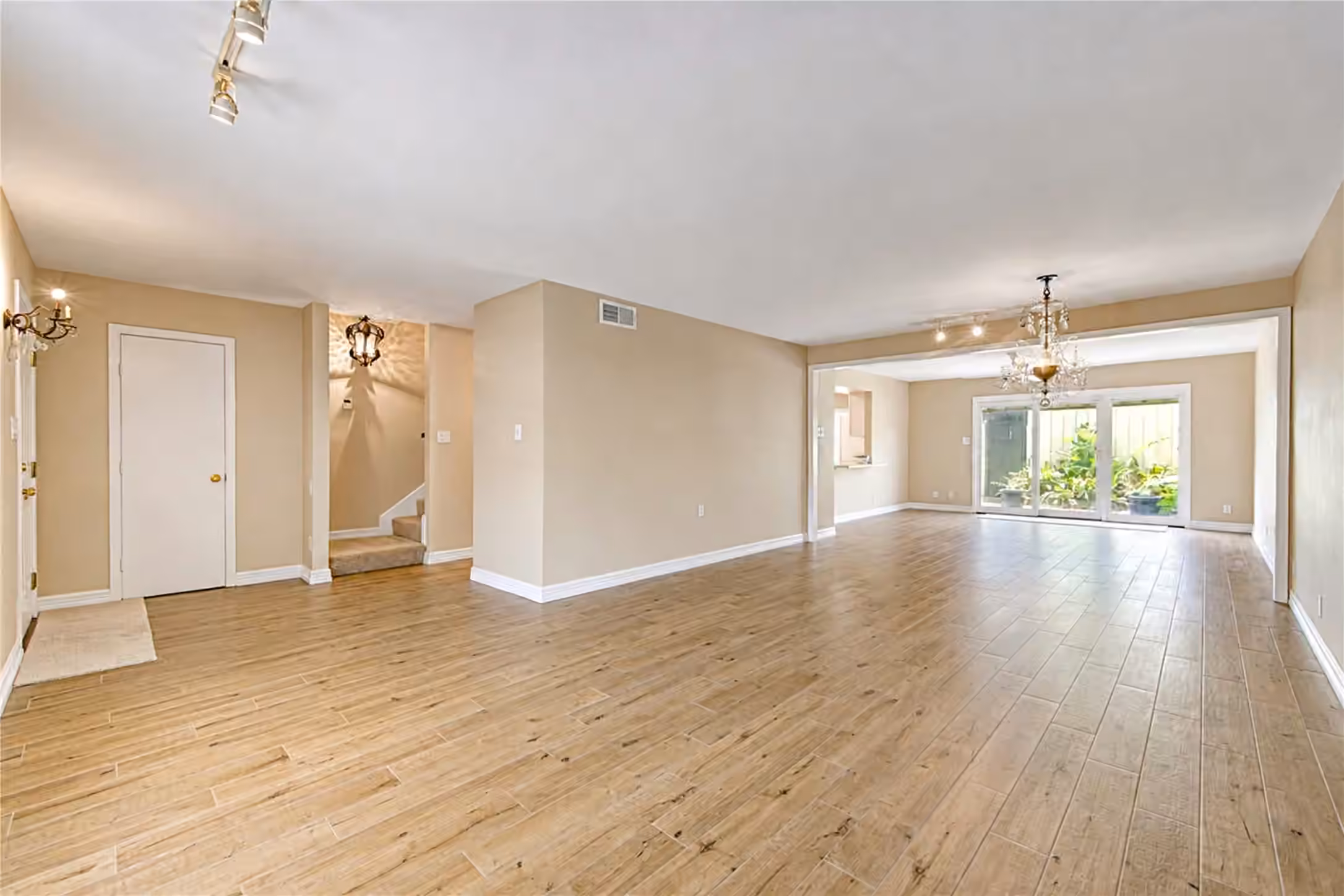 Photo 5 of 12710 Huntingwick Drive 121, Houston, TX