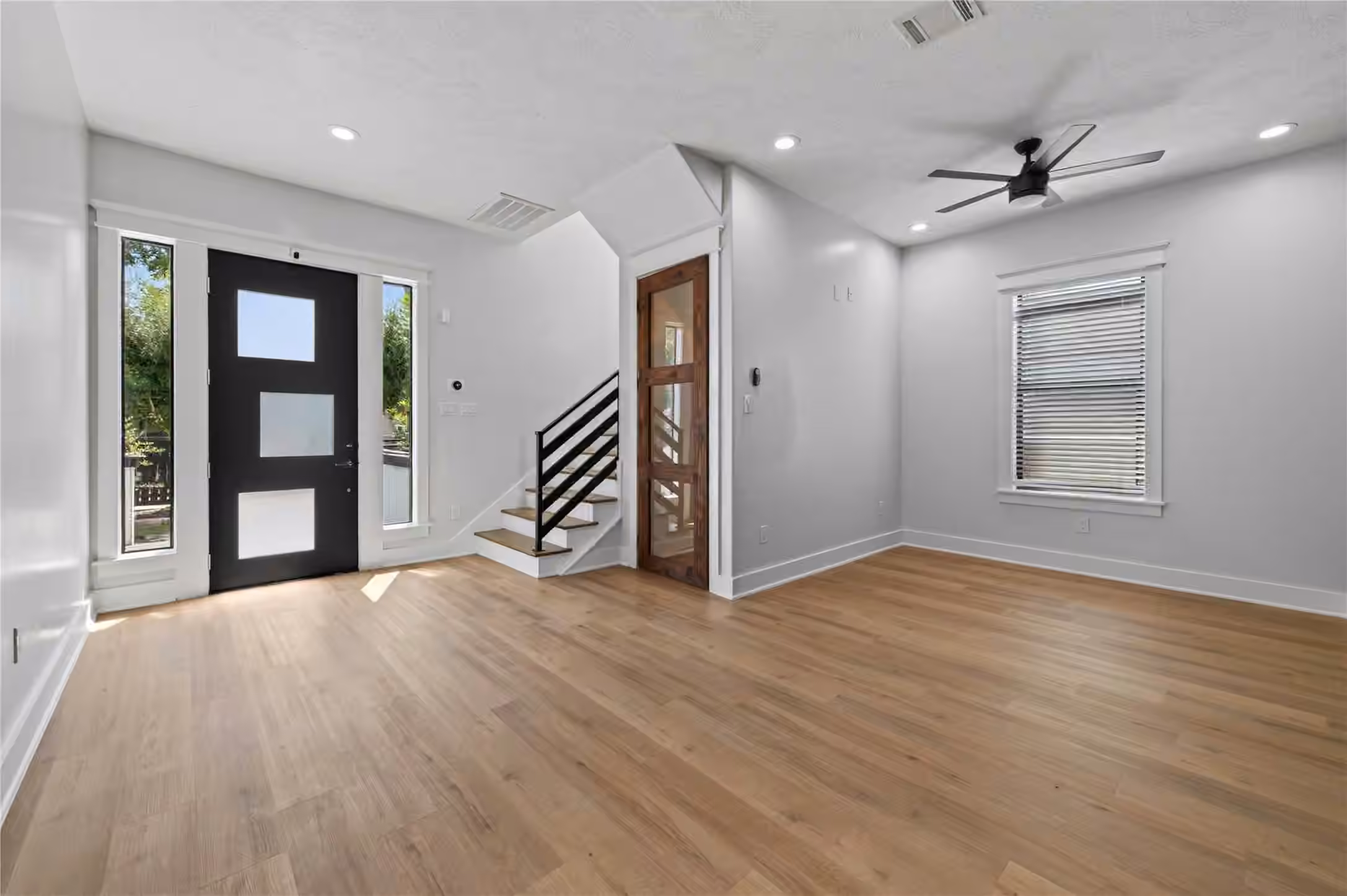 Photo 5 of 4041 Castor Street, Houston, TX