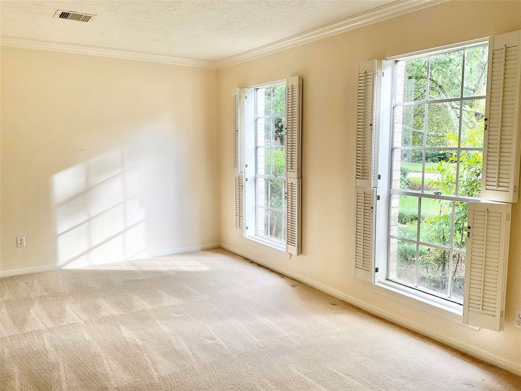 Photo 3 of 1022 Oak Leaf Street, La Porte, TX