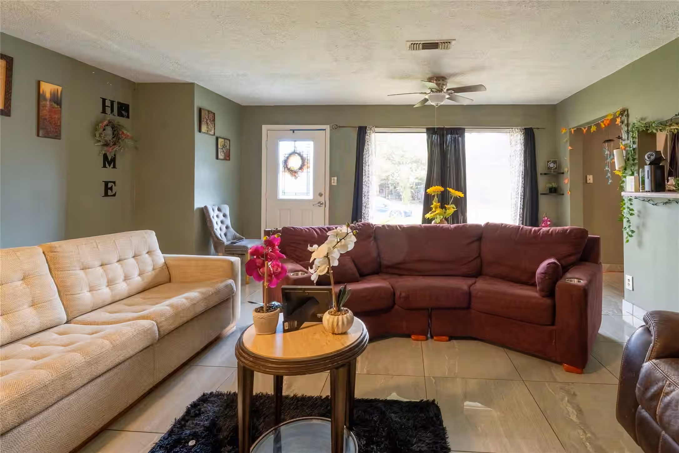 Photo 5 of 8438 Sonneville Drive, Houston, TX