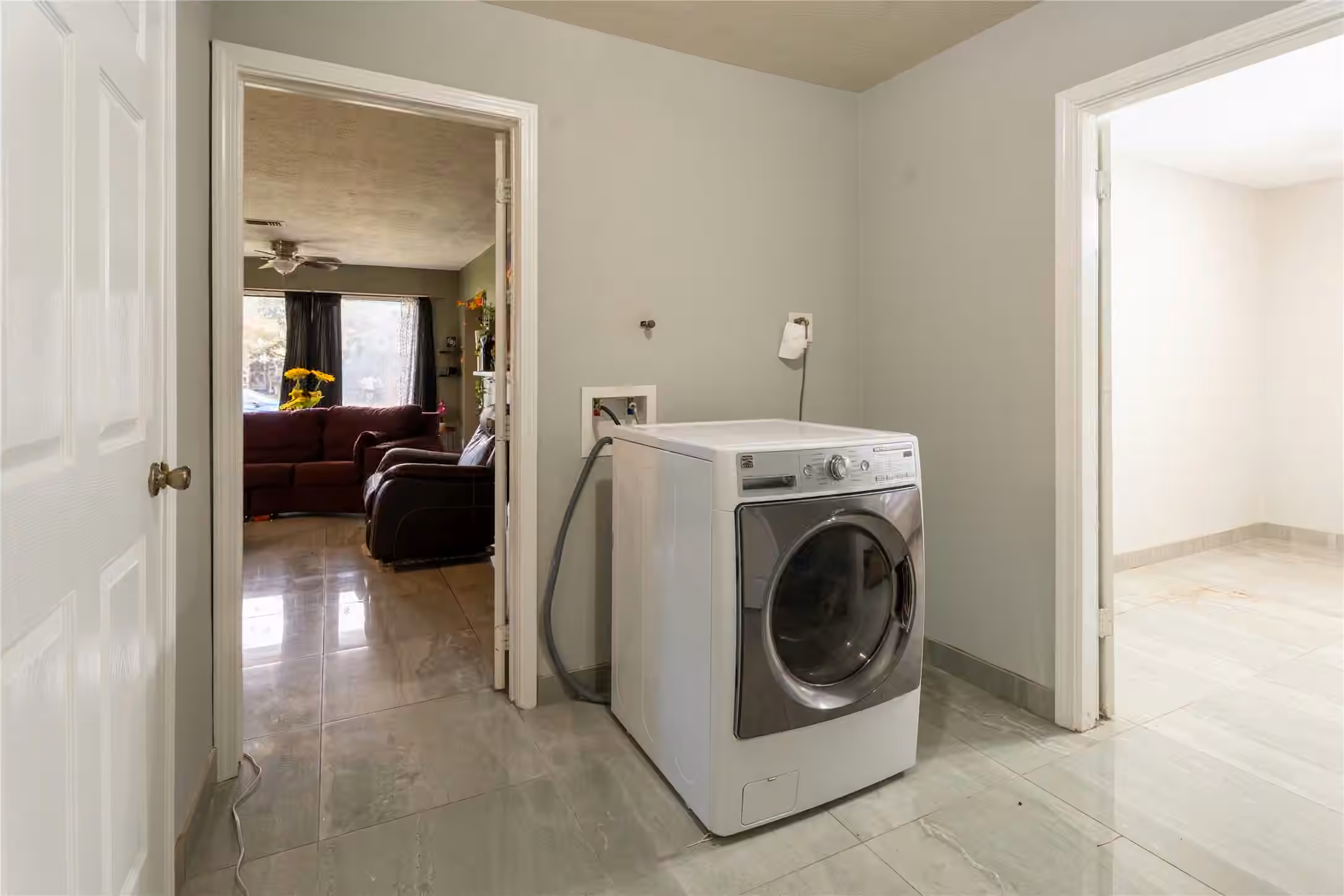 Photo 6 of 8438 Sonneville Drive, Houston, TX