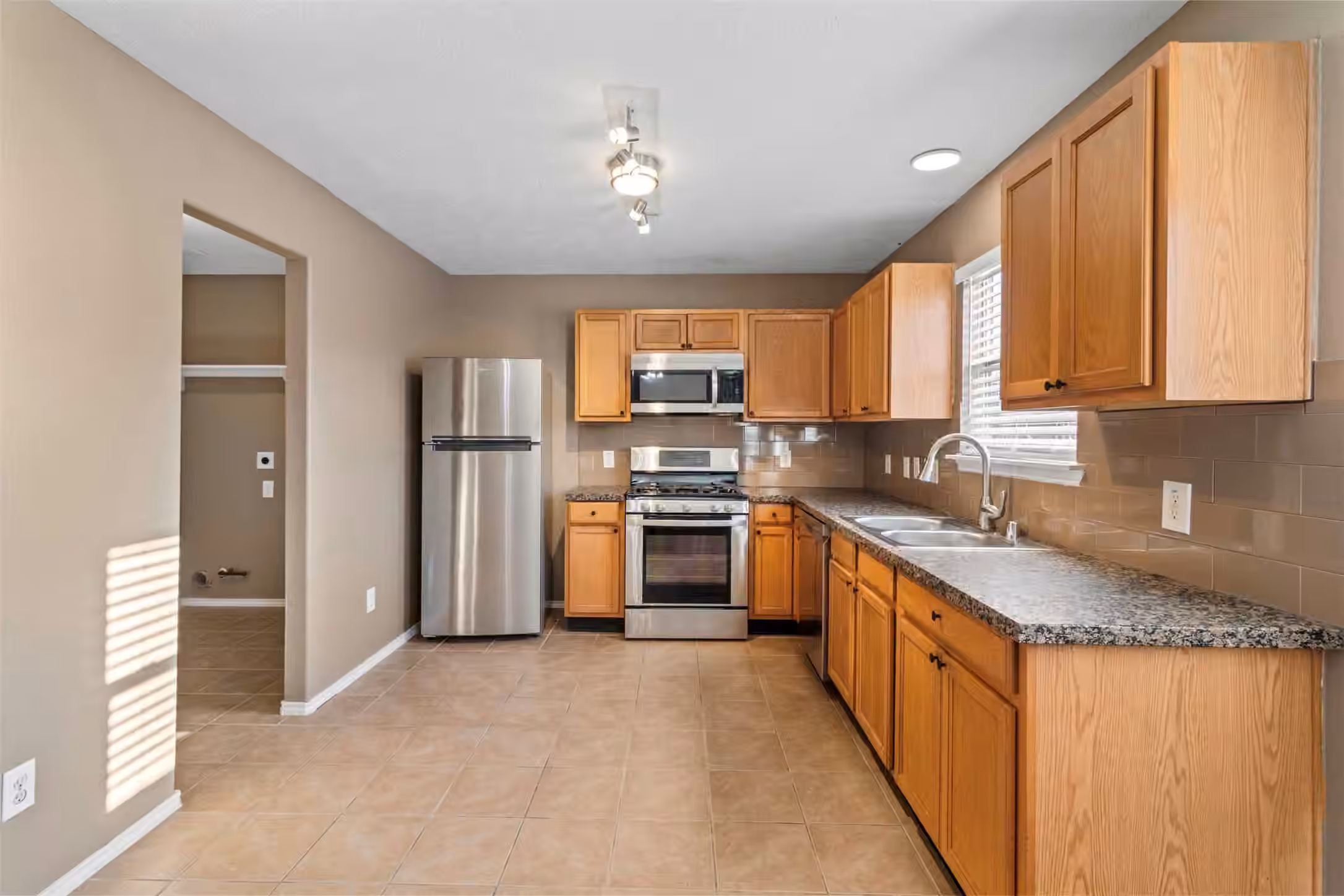 Photo 6 of 21207 Grand Linden Court, Humble, TX