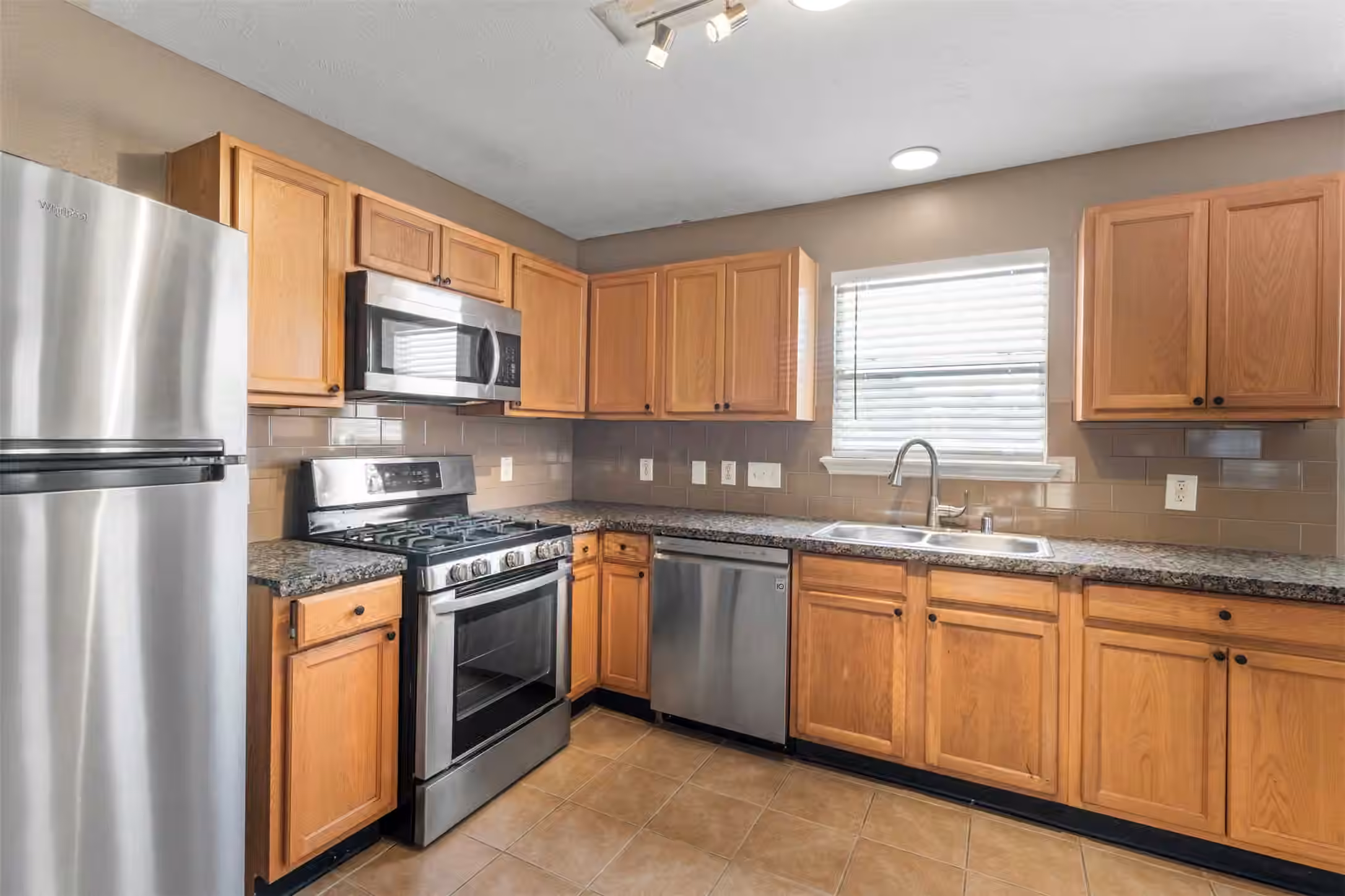Photo 7 of 21207 Grand Linden Court, Humble, TX