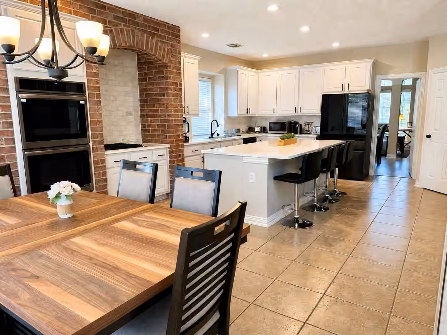 Photo 4 of 6 Meadow Rose Place, The Woodlands, TX