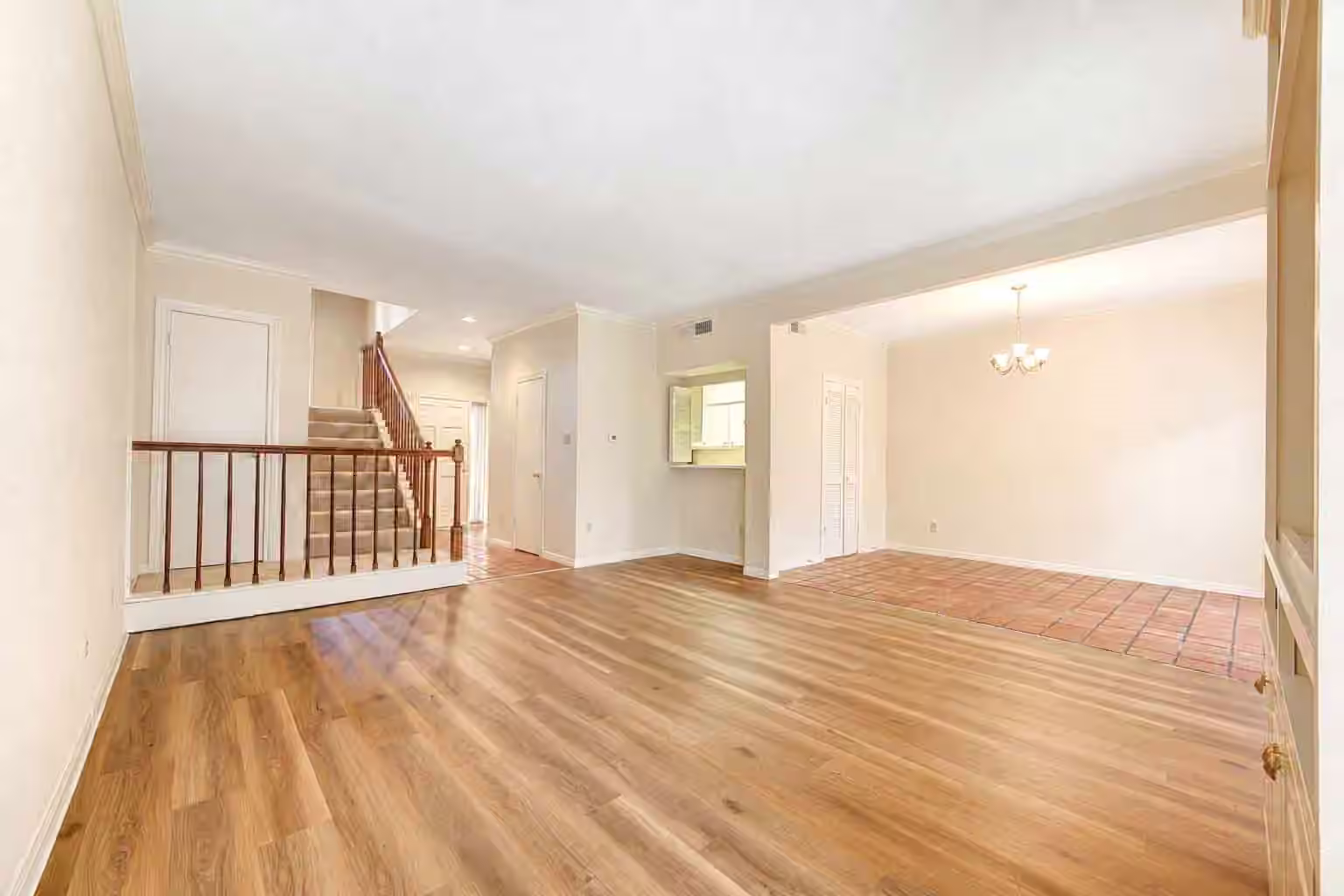 Photo 4 of 701 Bering Drive 201, Houston, TX