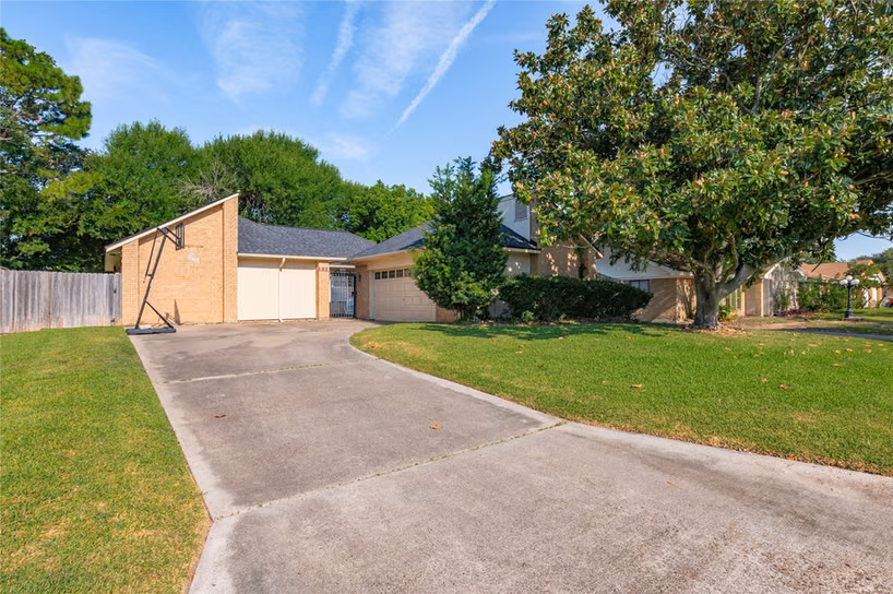 Photo 2 of 2701 20th Street N, Texas City, TX