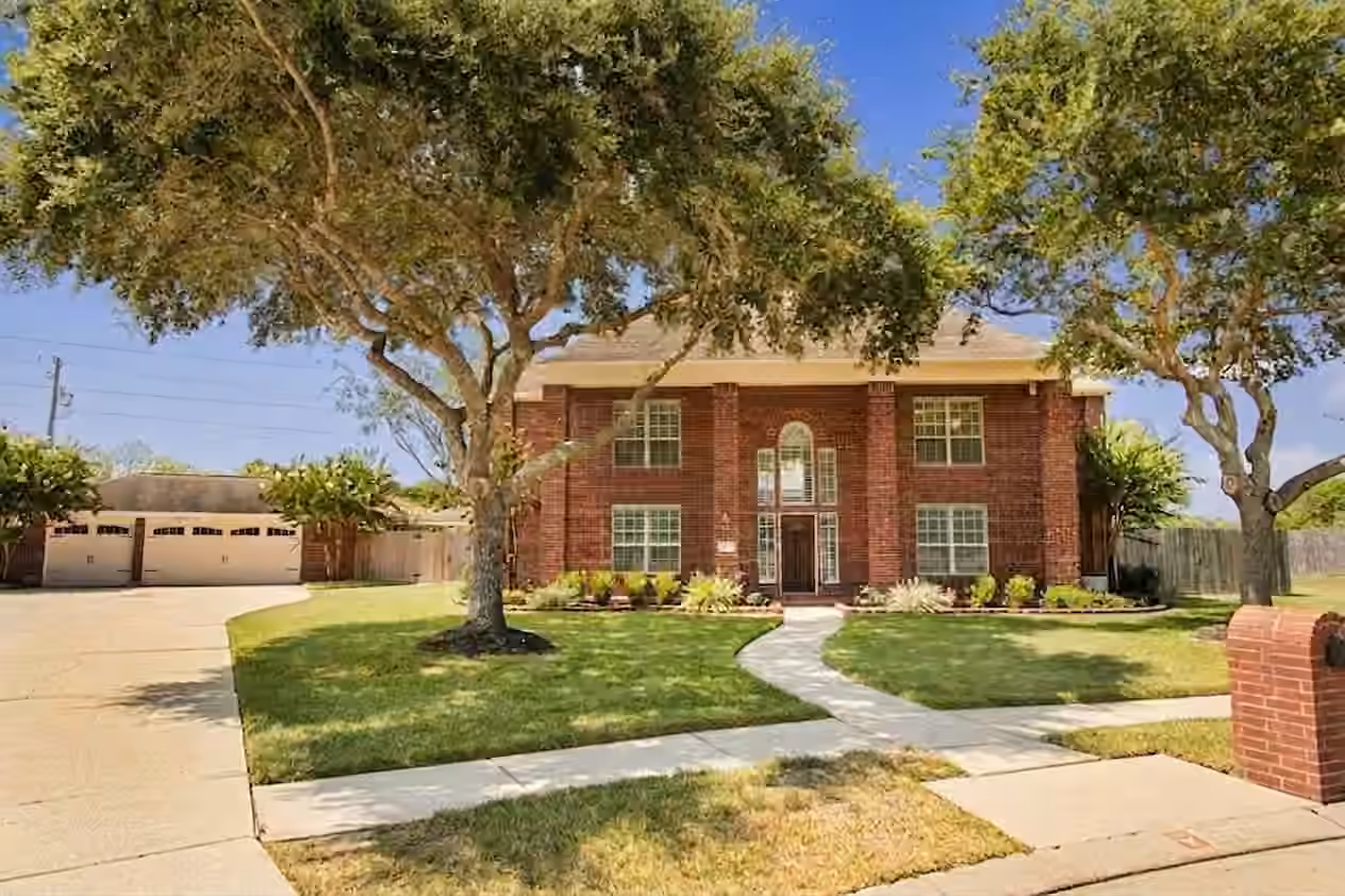 Photo 3 of 2913 Palmer Drive, Friendswood, TX