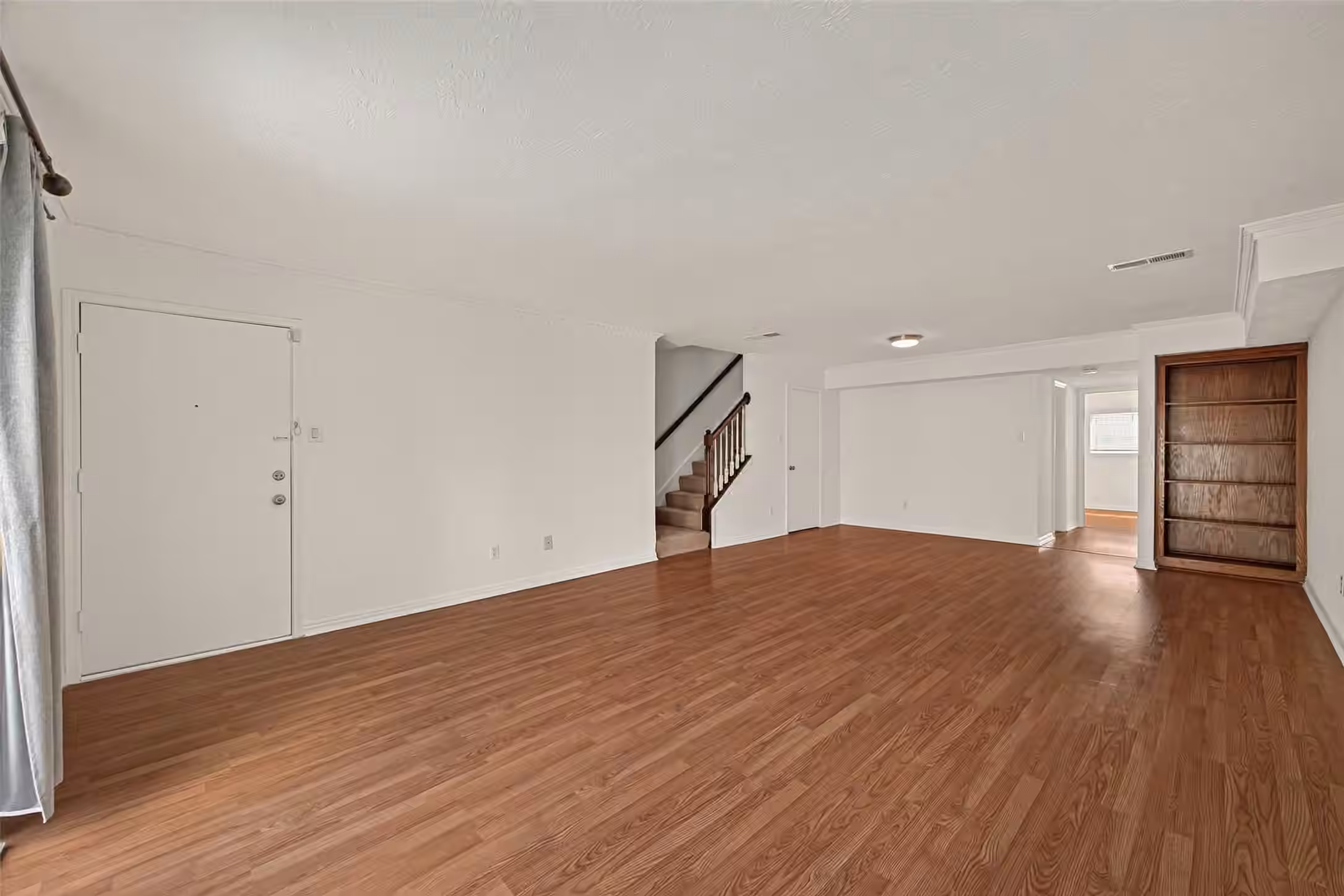 Photo 5 of 527 N Post Oak Lane 527, Houston, TX