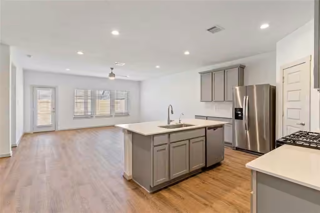 Photo 5 of 29318 Hoelzen Hollow Drive, Katy, TX