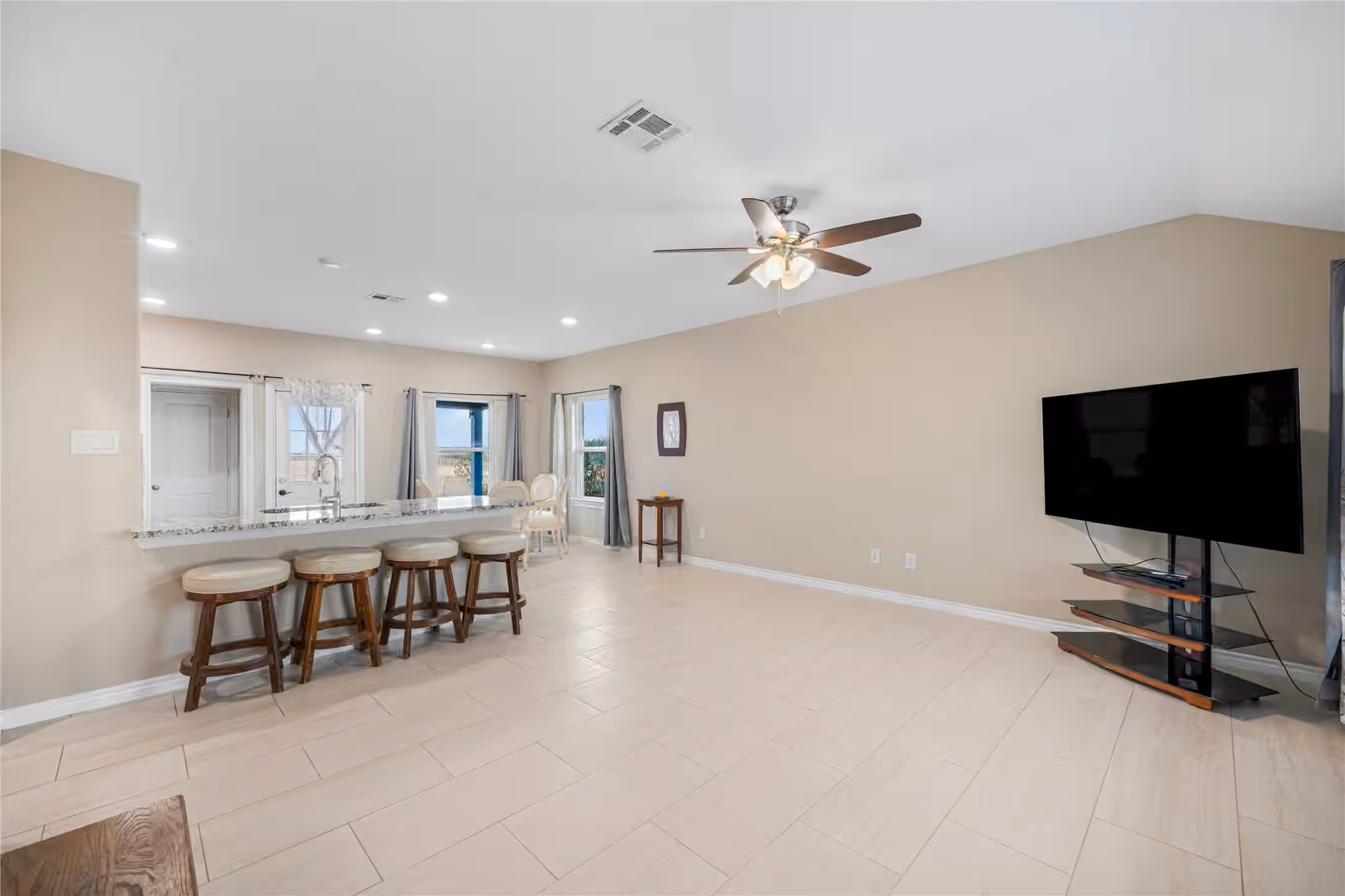Photo 4 of 8307 W Green Leaf Street, Brookshire, TX