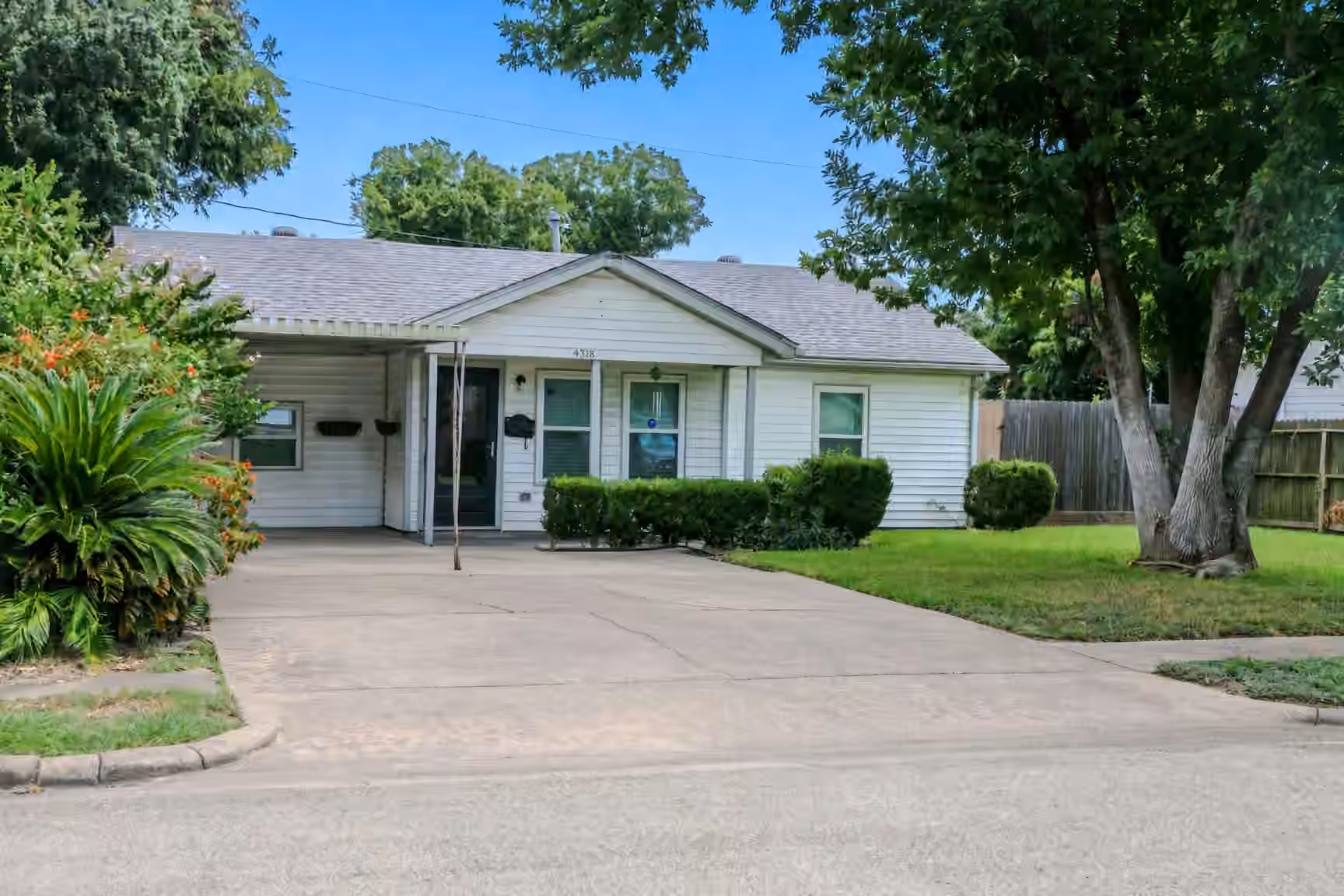 Photo 3 of 4318 Heite Street, Houston, TX