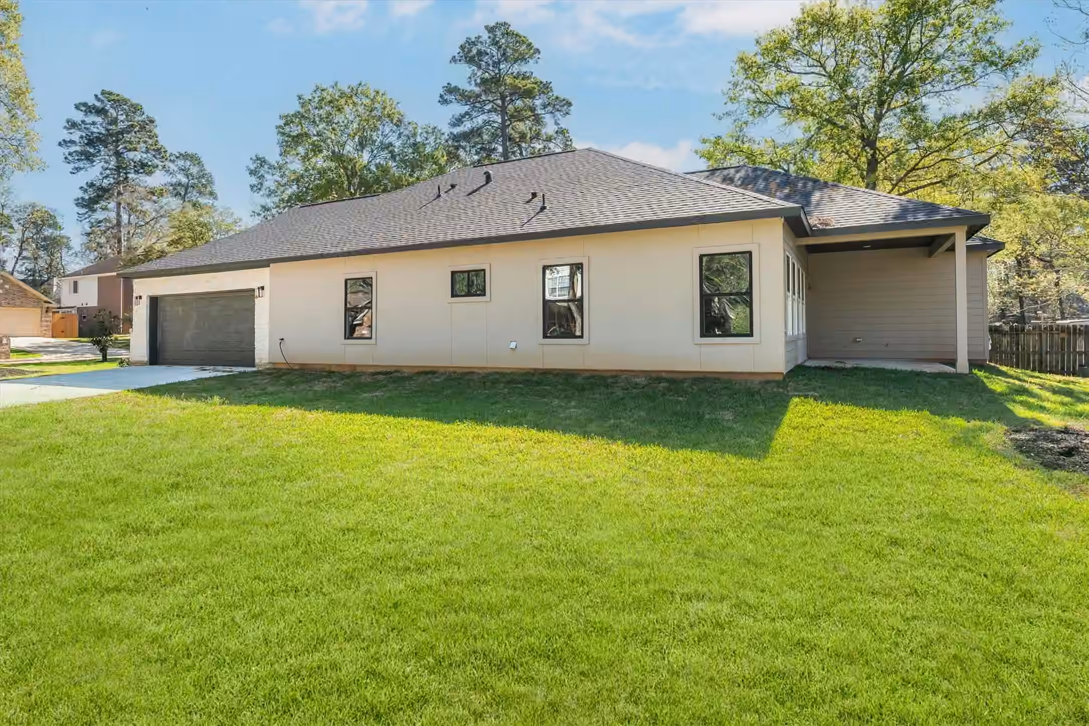 Photo 5 of 11843 Briarwood Lane, Montgomery, TX