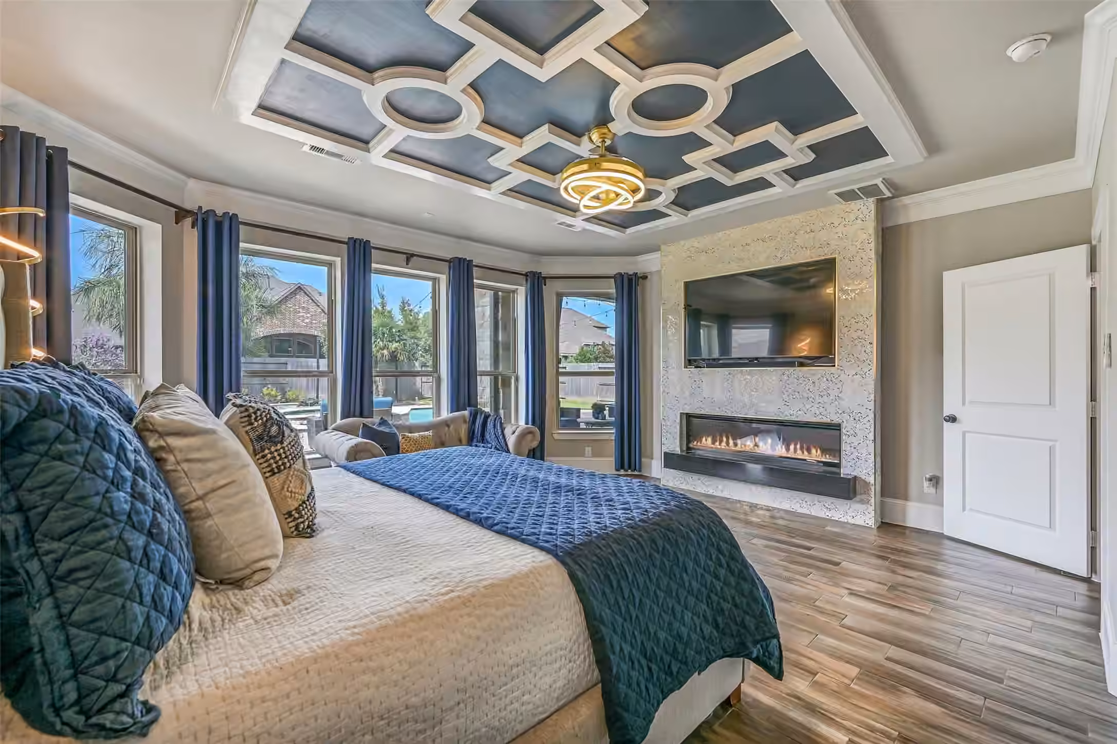 Photo 4 of 2433 Prairie Mist Lane, Friendswood, TX