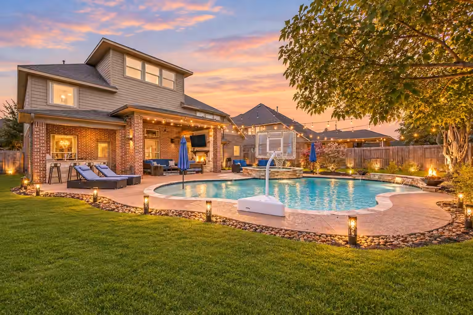 Photo 5 of 2433 Prairie Mist Lane, Friendswood, TX