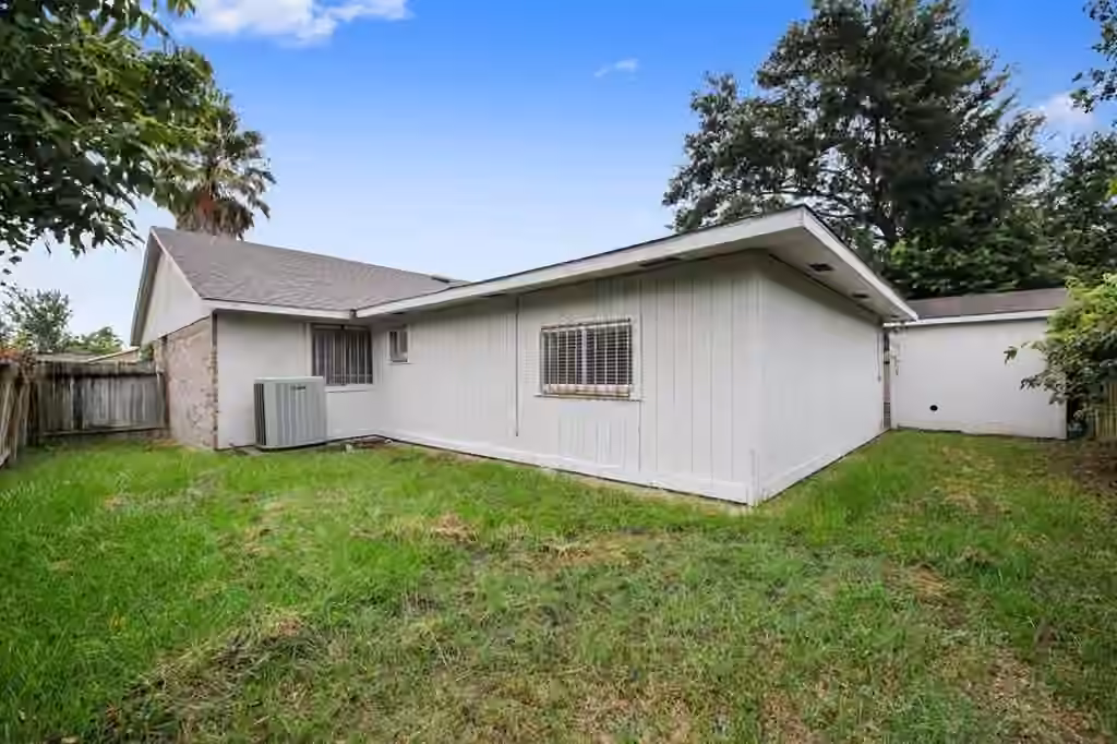 Photo 3 of 2811 Broad Haven Drive, Houston, TX