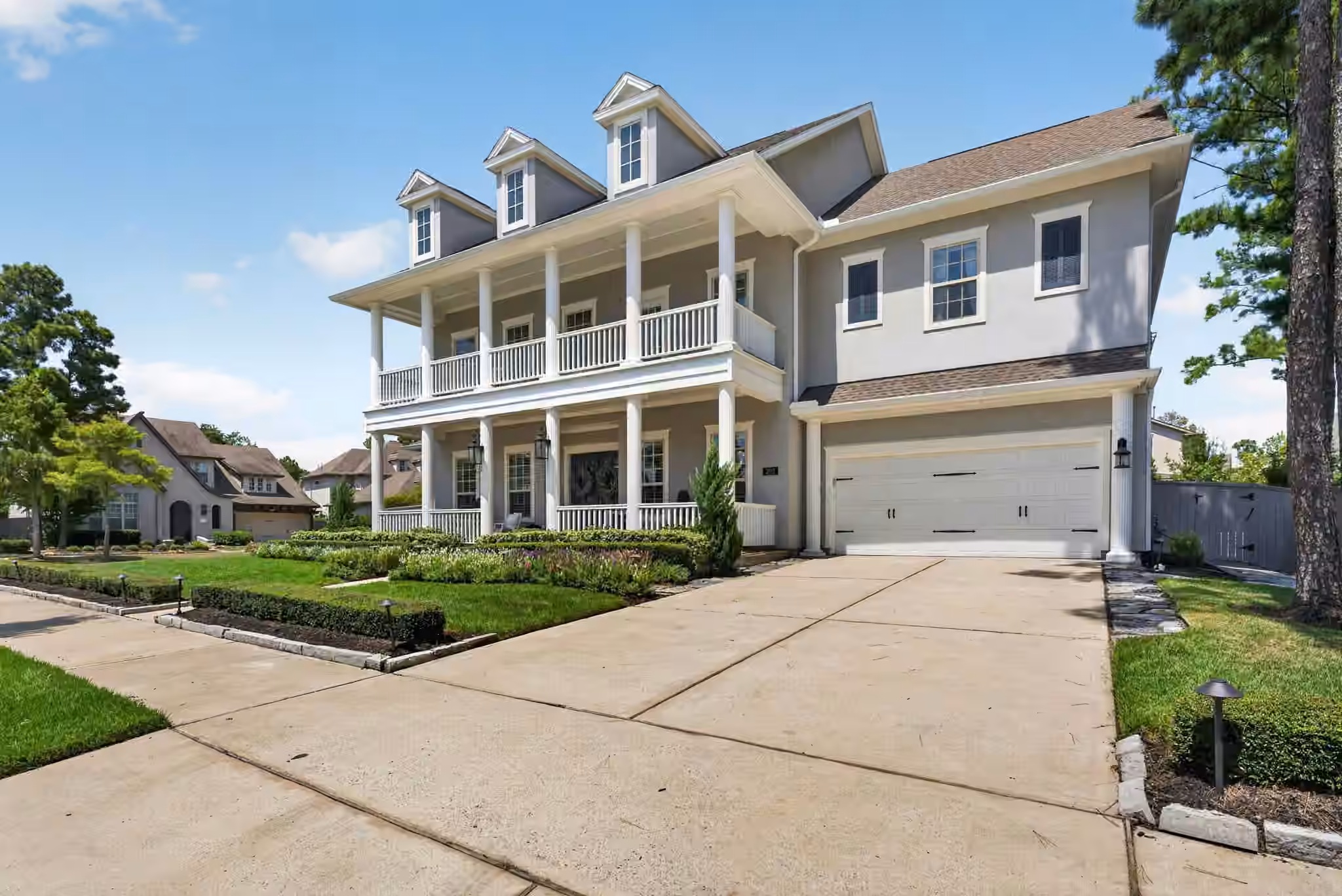 Photo 3 of 202 S Thatcher Bend Circle, The Woodlands, TX