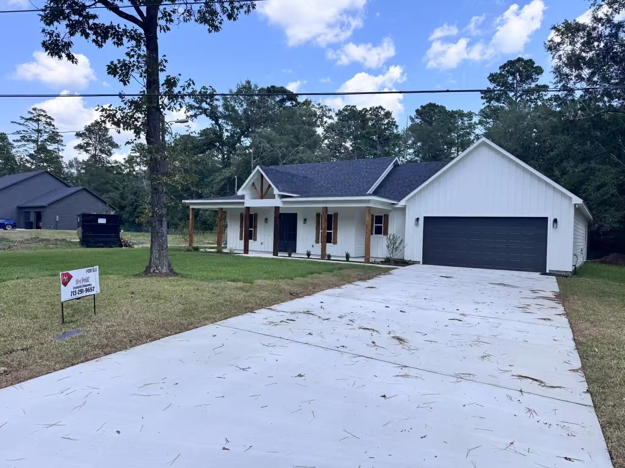 Photo 2 of 17039 E Hollyhill Dr, Plantersville, TX