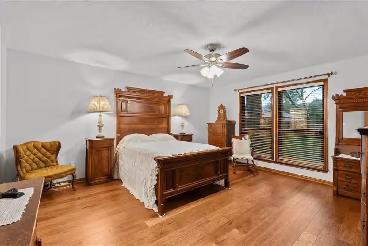 Photo 5 of 1810 Hunt Drive, Friendswood, TX