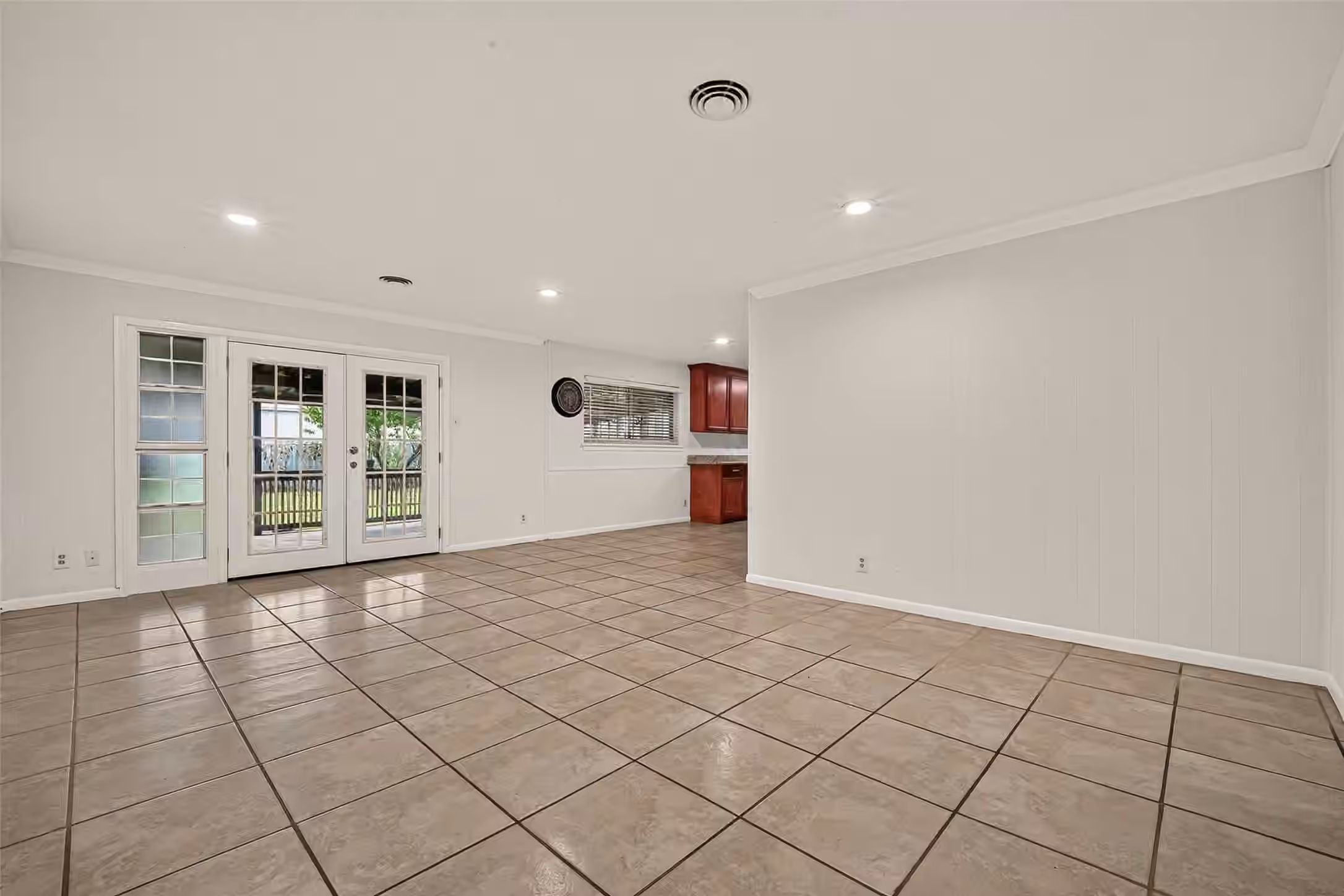 Photo 5 of 6027 De Moss Drive, Houston, TX