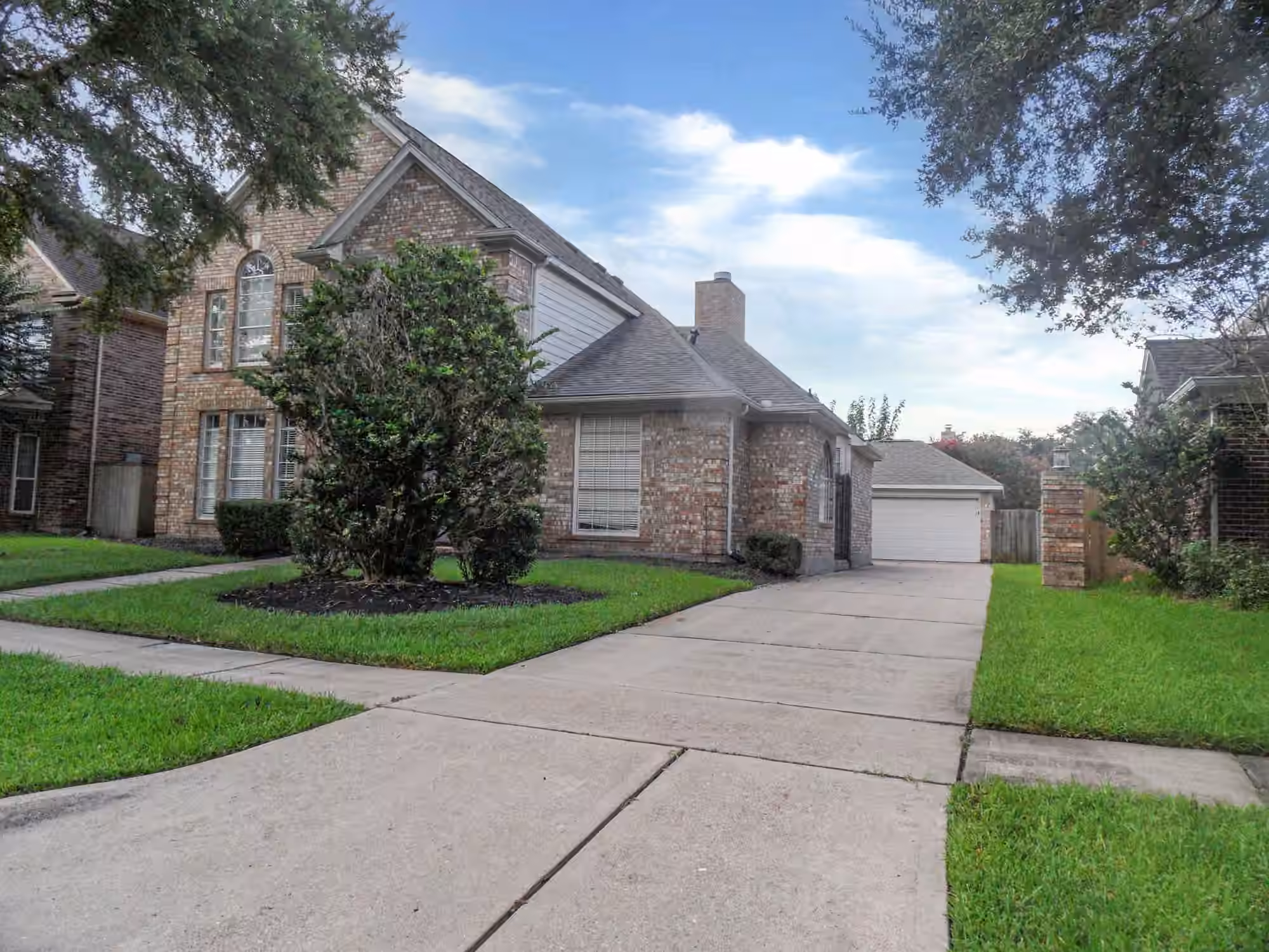 Photo 3 of 7302 Emerald Glen Drive, Sugar Land, TX