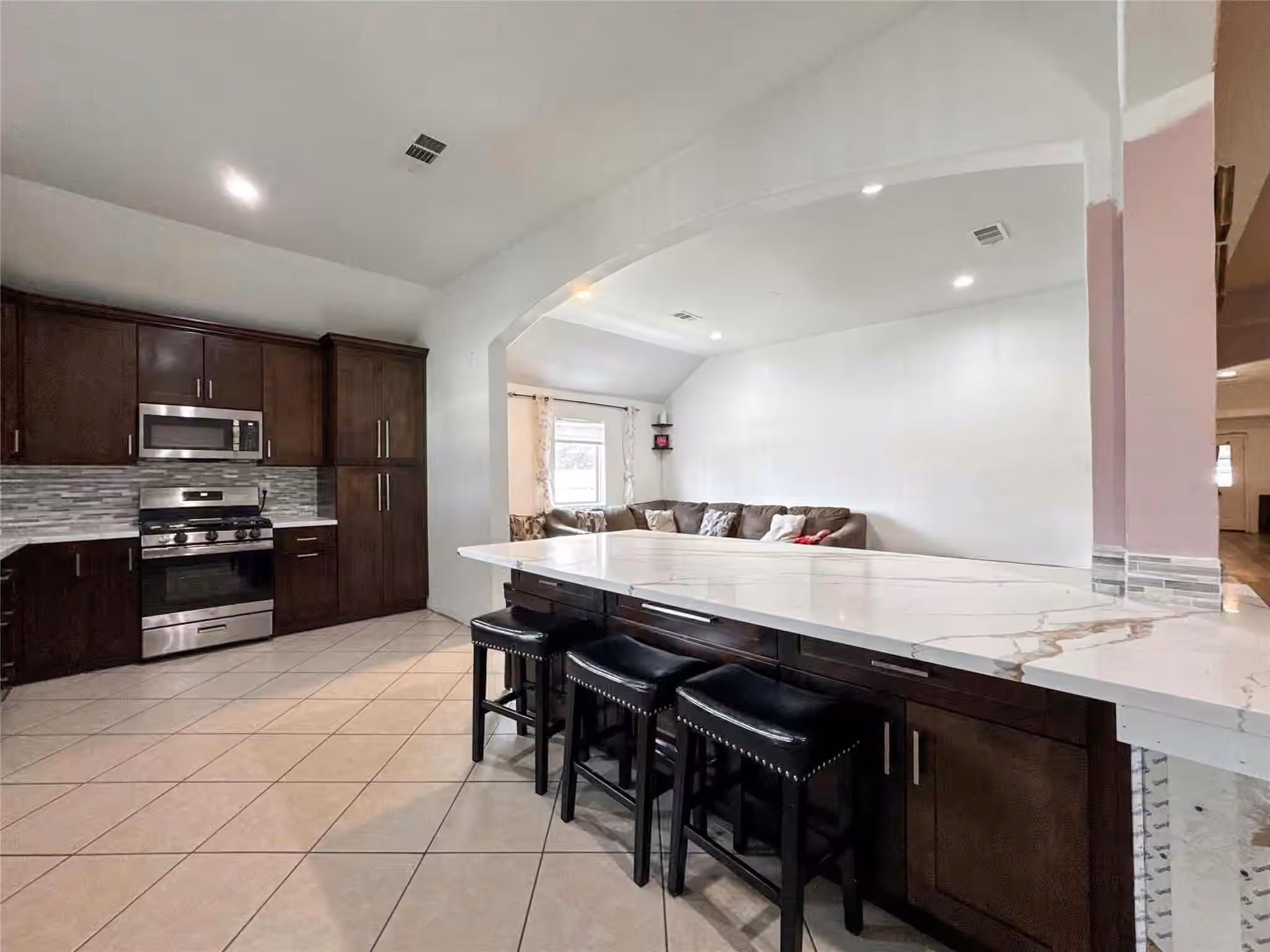 Photo 4 of 1060 County Road 5021, Cleveland, TX