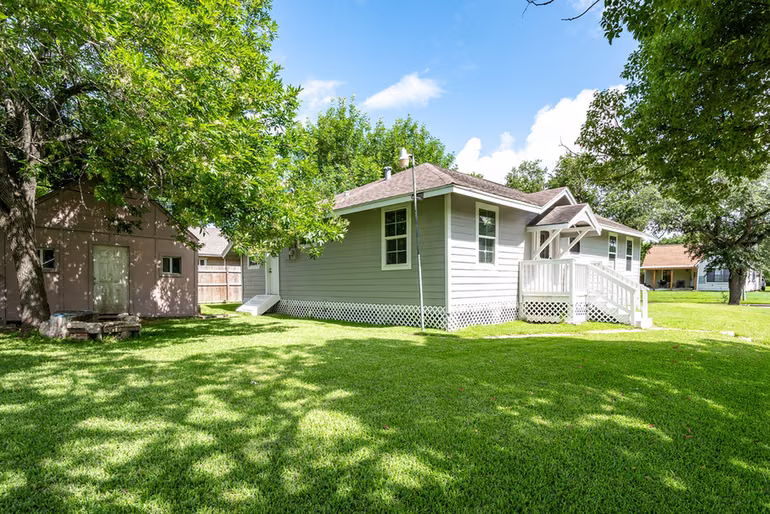 Photo 6 of 3201 Iowa Street, Baytown, TX