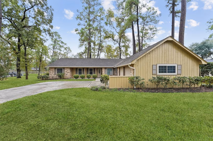 Photo 5 of 714 Golden Bear Lane, Kingwood, TX