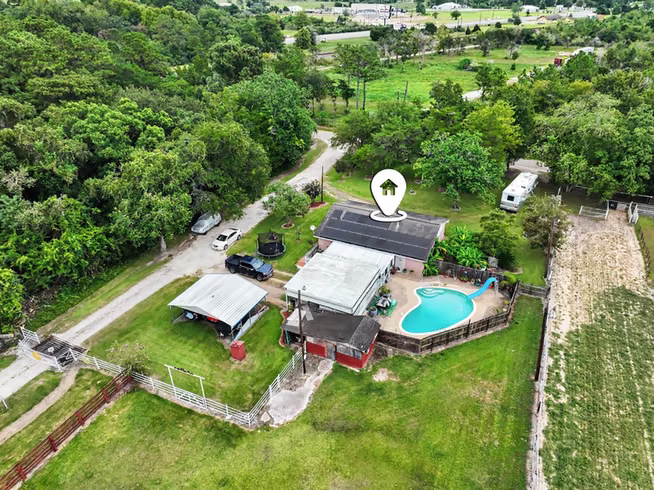 Photo 5 of 5526 Avenue F, Santa Fe, TX