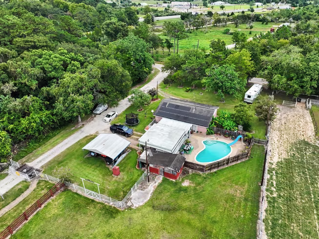 Photo 6 of 5526 Avenue F, Santa Fe, TX