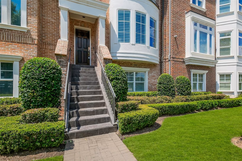 Photo 3 of 1374 Lake Pointe Parkway, Sugar Land, TX