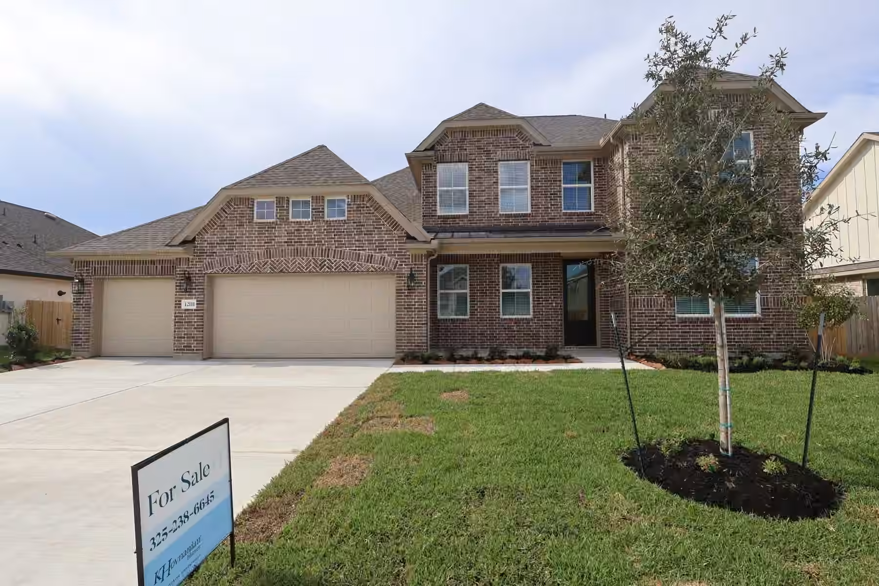 Photo of 12111 Upper Meadows Avenue, Mont Belvieu, TX 77535
