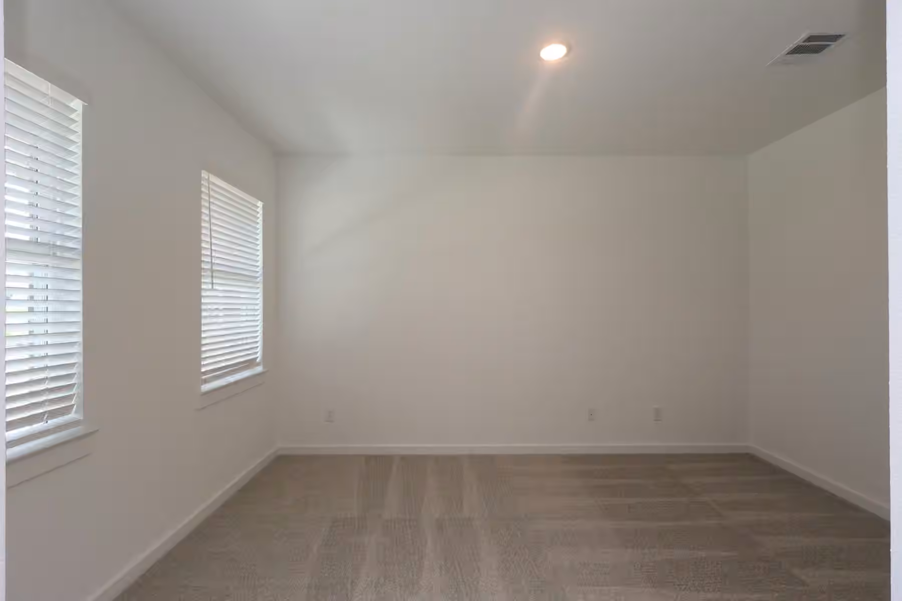 Photo 3 of 12111 Upper Meadows Avenue, Mont Belvieu, TX