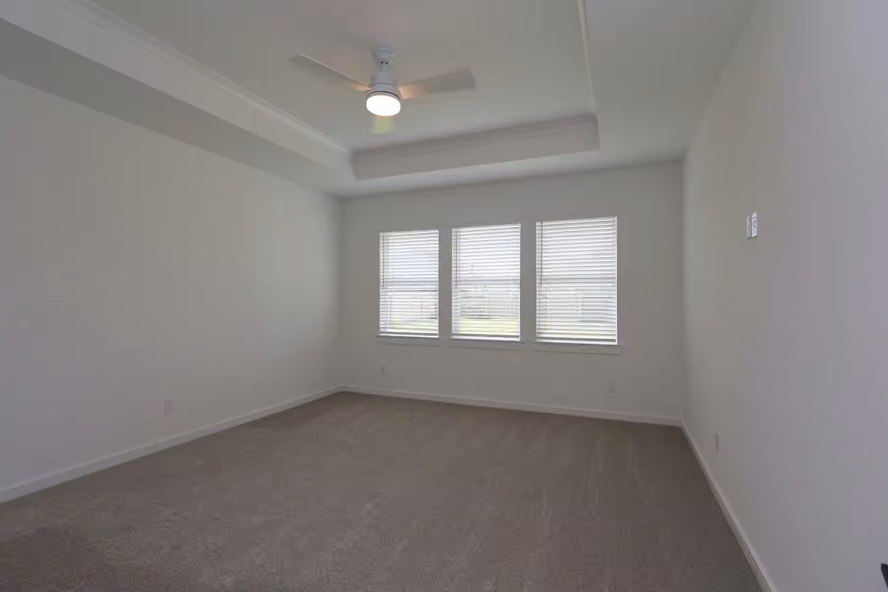 Photo 6 of 12111 Upper Meadows Avenue, Mont Belvieu, TX