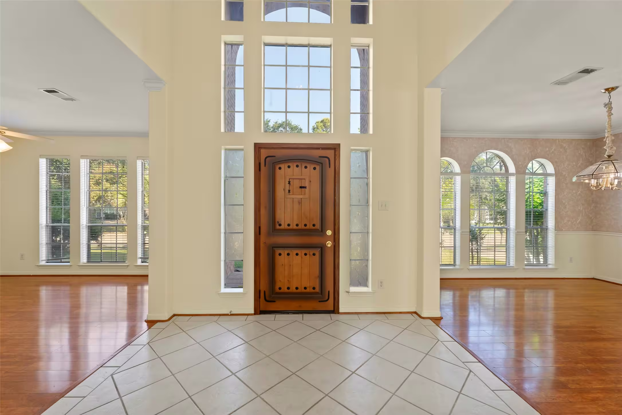 Photo 3 of 14715 Rancho Vista Drive, Houston, TX