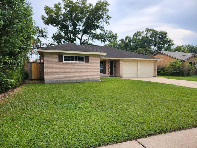 Photo 4 of 1127 Mosher Lane, Houston, TX