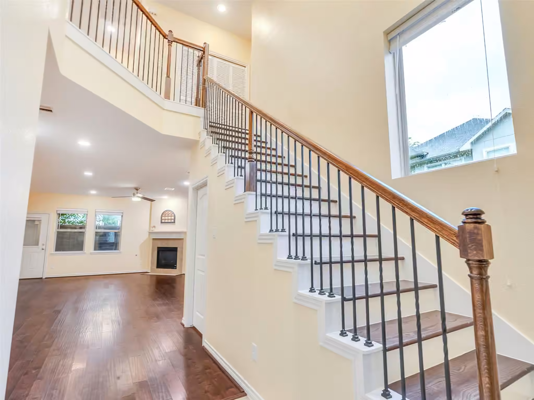 Photo 6 of 7923 Ashford Trace Drive, Houston, TX