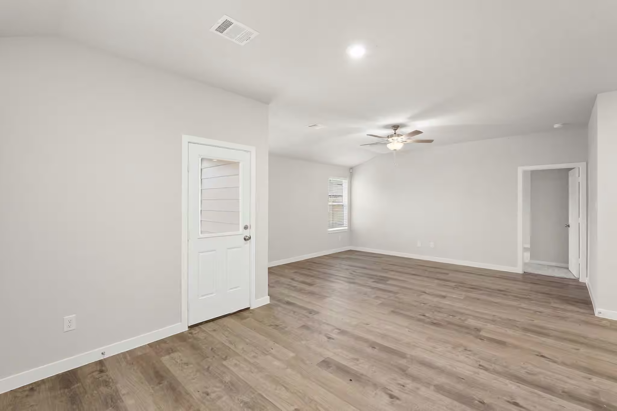 Photo 7 of 624 Woodhaven Lakes Drive, La Marque, TX