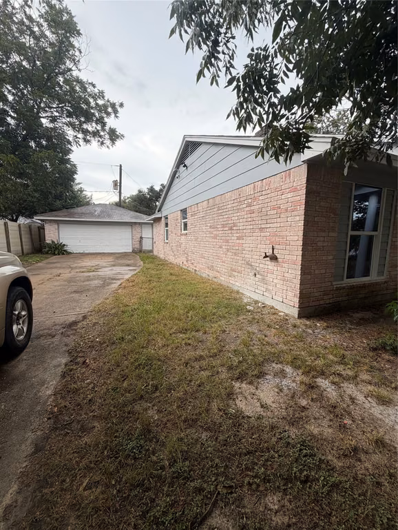Photo 2 of 14875 Estrellita Drive, Houston, TX