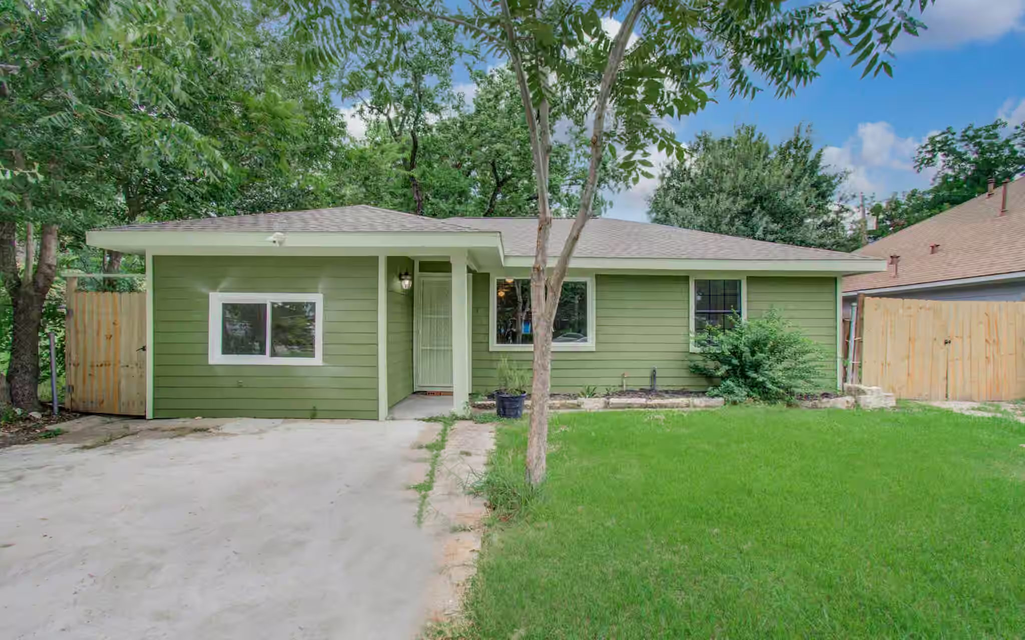 Photo 3 of 5505 Southlea Street, Houston, TX