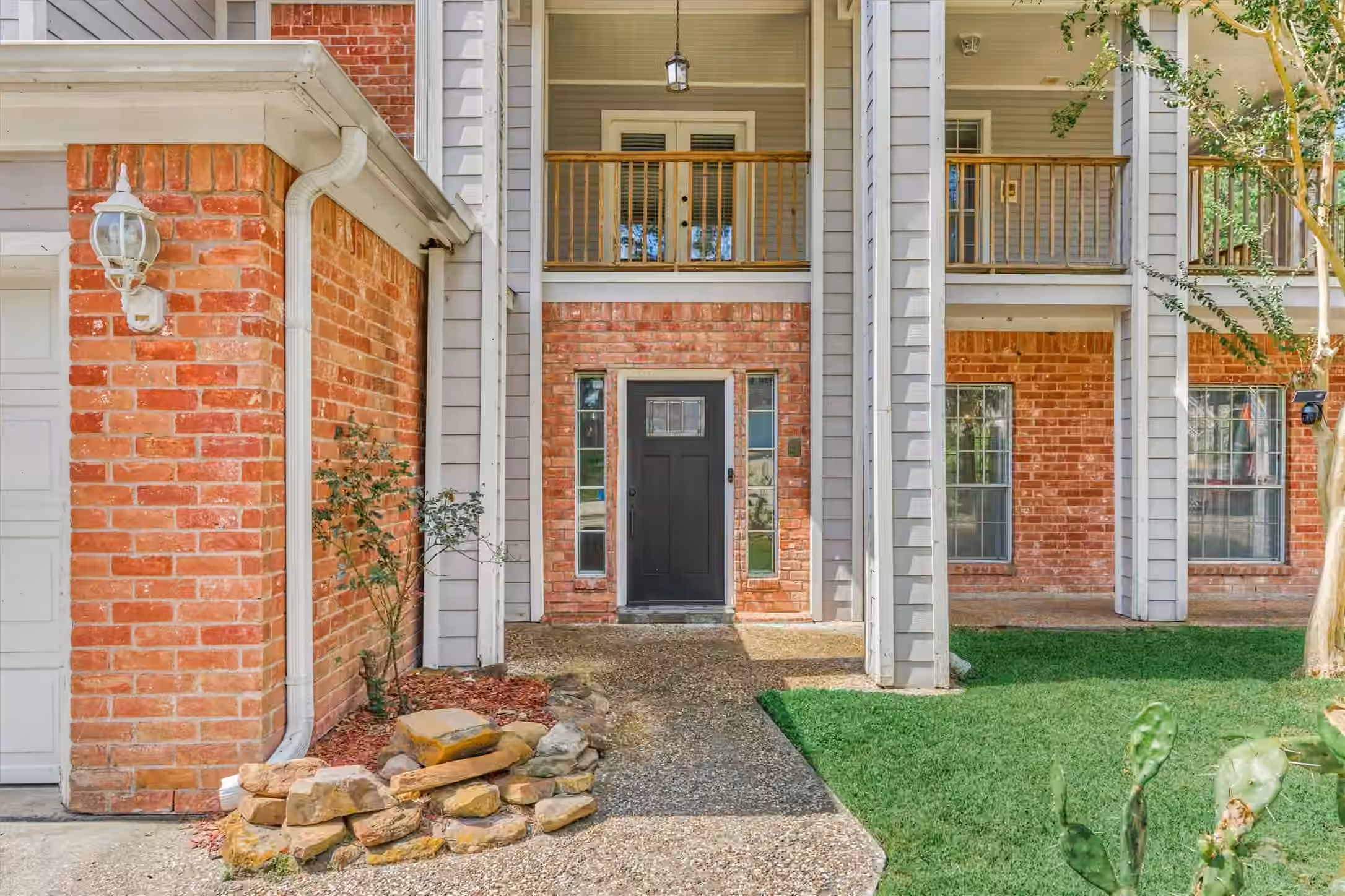 Photo 4 of 8710 Cross Country Drive, Humble, TX
