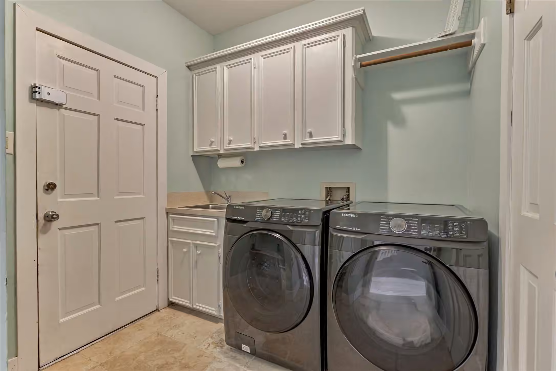 Photo 7 of 8710 Cross Country Drive, Humble, TX