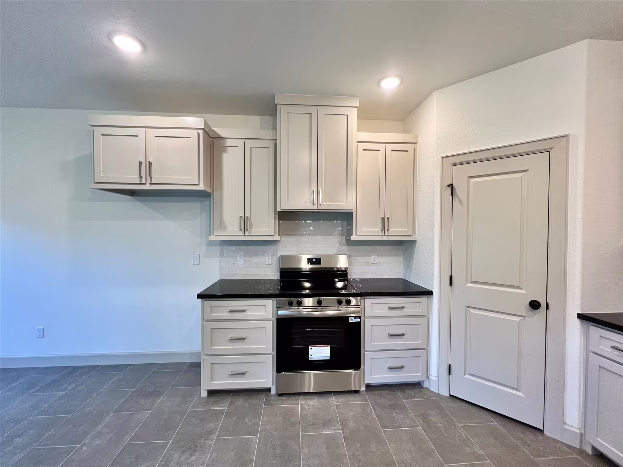 Photo 7 of 1003 S Anderson Street, Angleton, TX