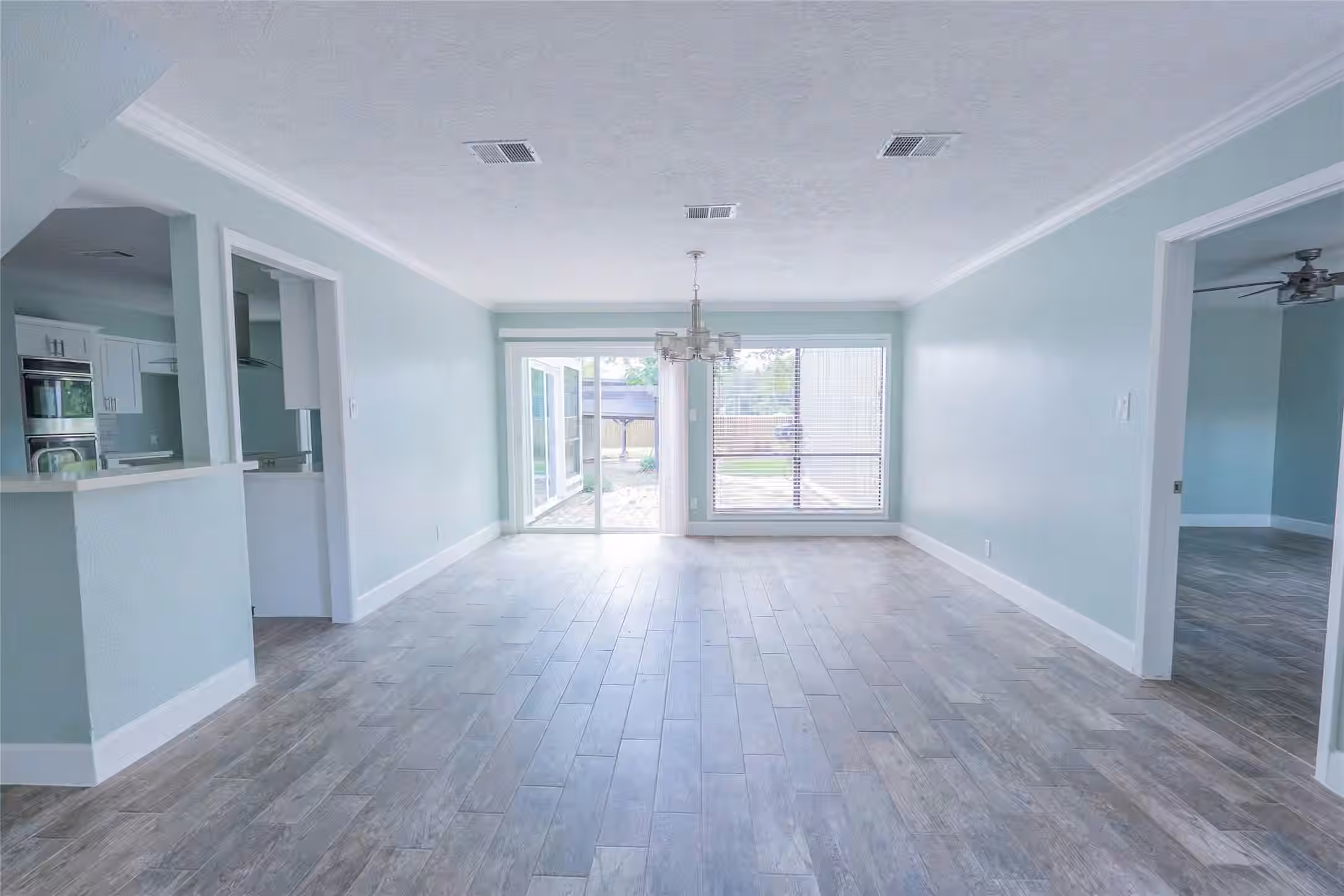 Photo 6 of 12515 Lazywood Street, Pinehurst, TX