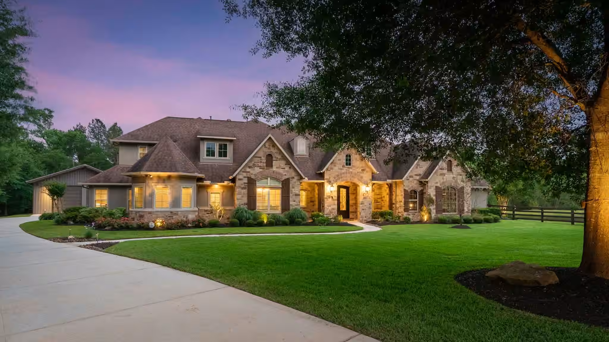 Photo 2 of 6926 Comanche Bend, Montgomery, TX