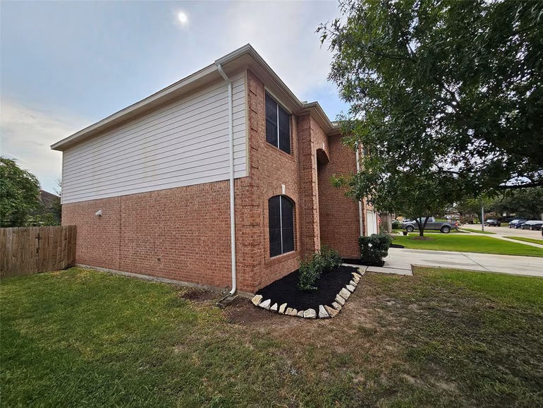 Photo 3 of 17707 Forest Haven Trail, Tomball, TX