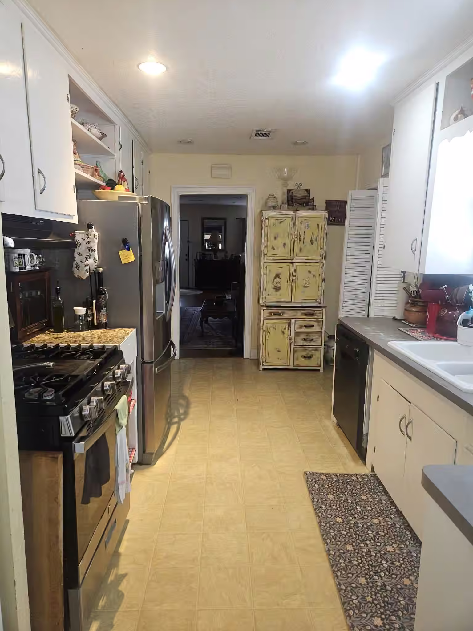 Photo 6 of 6427 Pinehurst Drive, Houston, TX