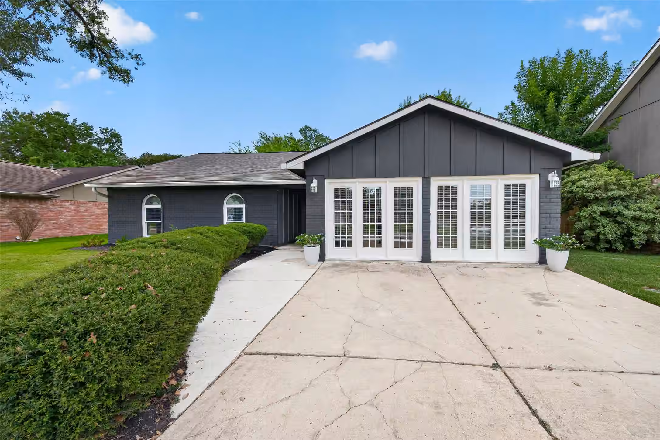 Photo 2 of 13819 Ivymount Drive, Sugar Land, TX