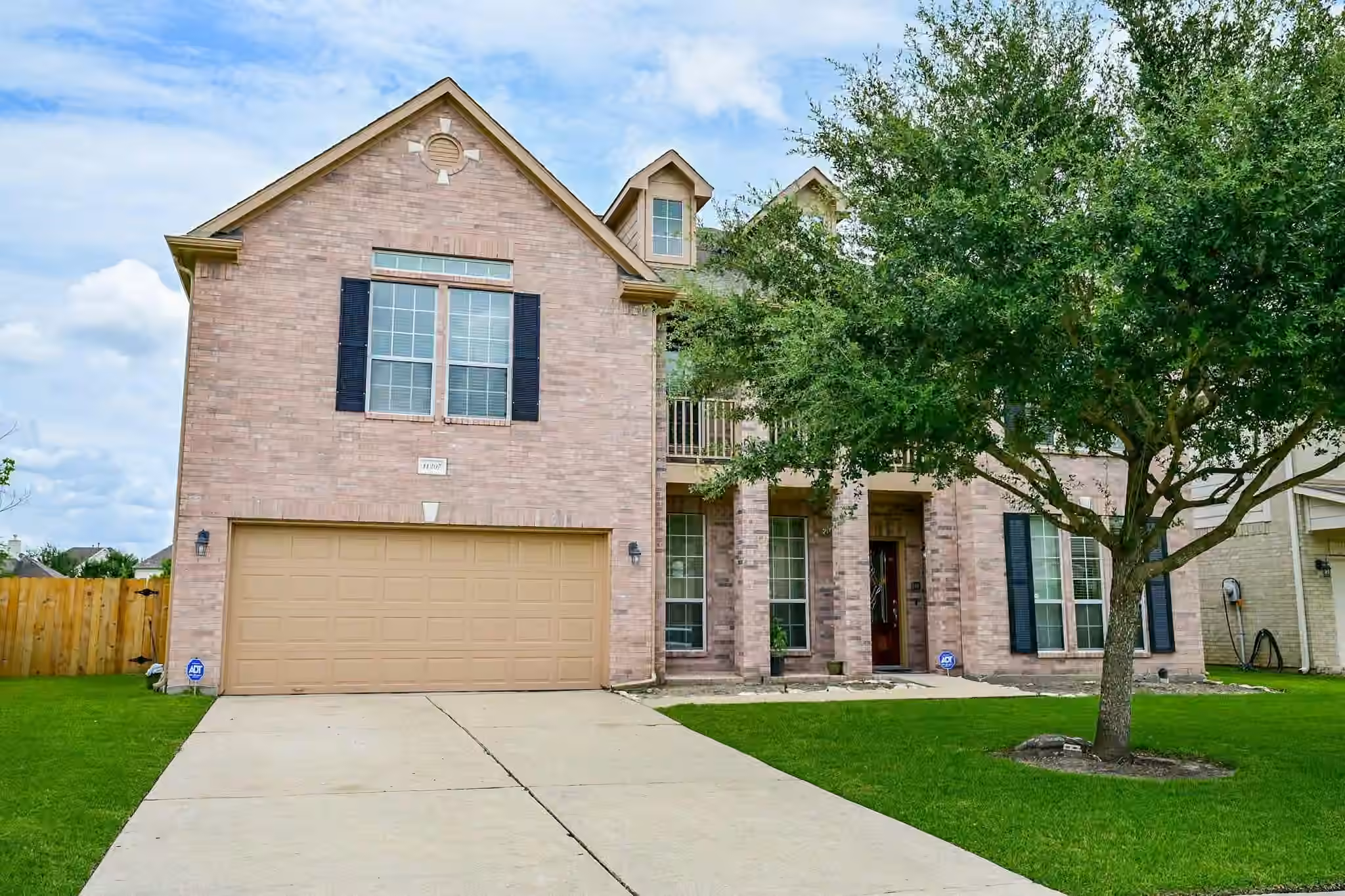 Photo 2 of 11207 Burmese Lane, Sugar Land, TX