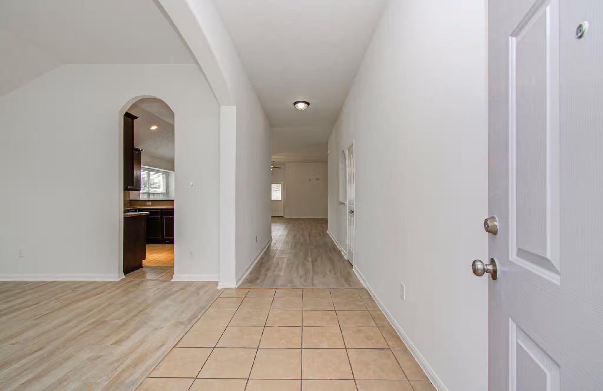 Photo 4 of 11218 Royal Sands Court, Houston, TX