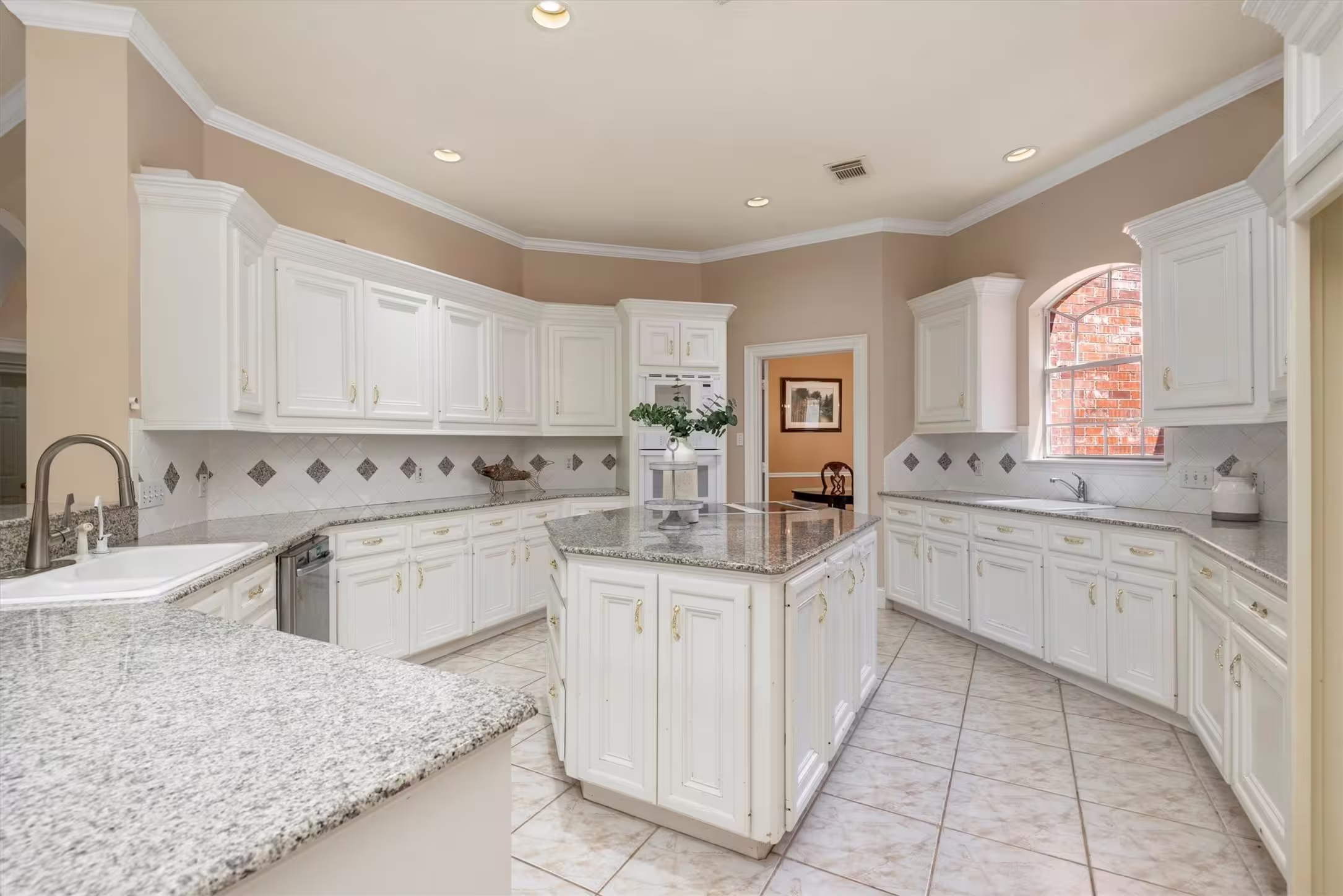 Photo 5 of 9707 Chipstead Circle, Spring, TX
